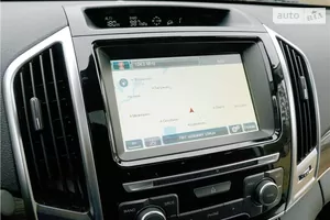 8-дюймовий сенсорний дисплей